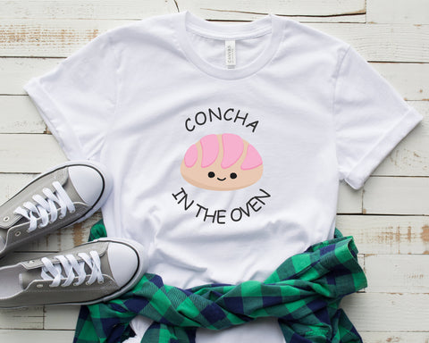 Concha in the Oven T-Shirt, Custom Pregnancy Reveal Shirts, Baby Announcement, Mom to Be, Funny Mom Announcement, Gender Reveal Shirt