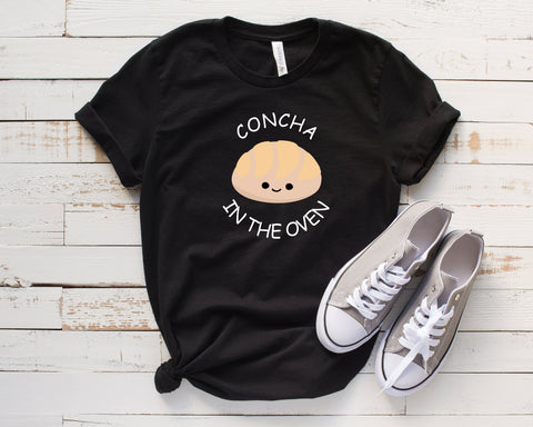 Concha in the Oven T-Shirt, Custom Pregnancy Reveal Shirts, Baby Announcement, Mom to Be, Funny Mom Announcement, Gender Reveal Shirt